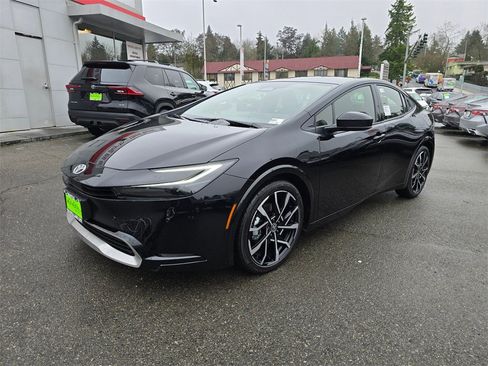 New 2026 Toyota Prius Plug-In Hybrid image 3