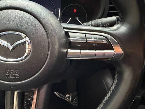 Used 2020 MAZDA MAZDA3 Hatchback w/ Preferred Package FWD image 24