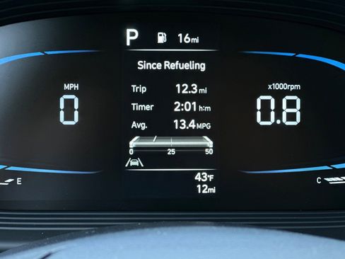 New 2026 Hyundai Venue SEL FWD image 32