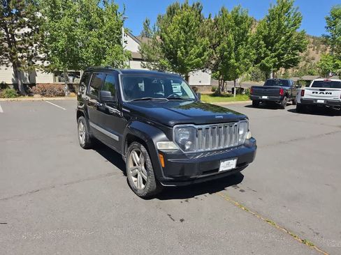 Used 2012 Jeep Liberty Limited Jet AWD/4WD image 7