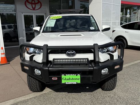 Used 2019 Toyota 4Runner TRD Off-Road AWD/4WD image 6