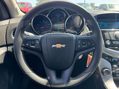 Used 2016 Chevrolet Cruze LT image 18