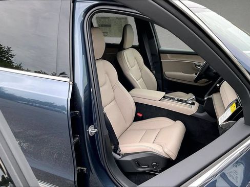 New 2026 Volvo XC90 T8 Ultra w/ Protection Package Premier AWD/4WD image 12