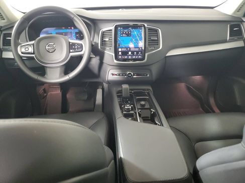 Used 2025 Volvo XC90 B5 Core AWD/4WD image 16