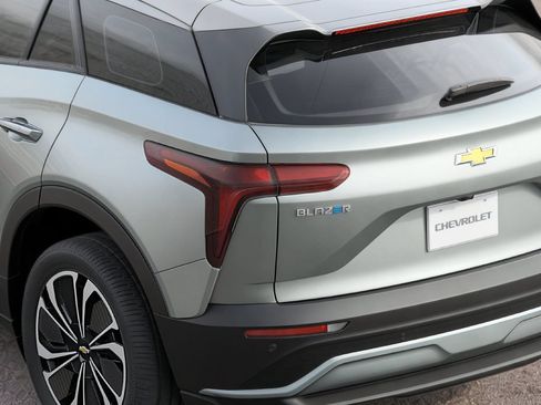 New 2026 Chevrolet Blazer EV LT w/ Midnight/Sport Edition FWD image 20