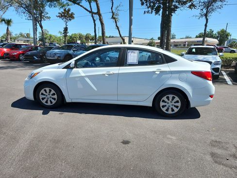 Used 2016 Hyundai Accent SE FWD image 2