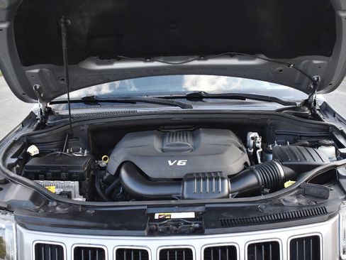 Used 2014 Jeep Grand Cherokee Limited image 36