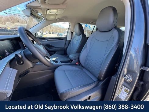 Certified 2025 Volkswagen Tiguan SE AWD/4WD image 30