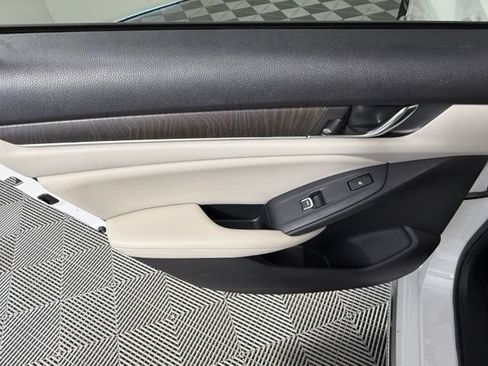 Used 2021 Honda Accord Touring image 33