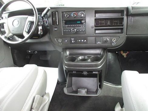 Used 2019 Chevrolet Express 3500 LS RWD image 16