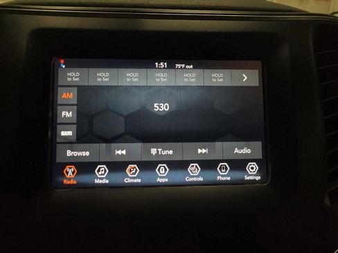 Used 2019 Jeep Cherokee Latitude Plus w/ Cold Weather Group AWD/4WD image 25
