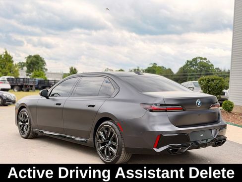 Used 2023 BMW 760i xDrive AWD/4WD image 14
