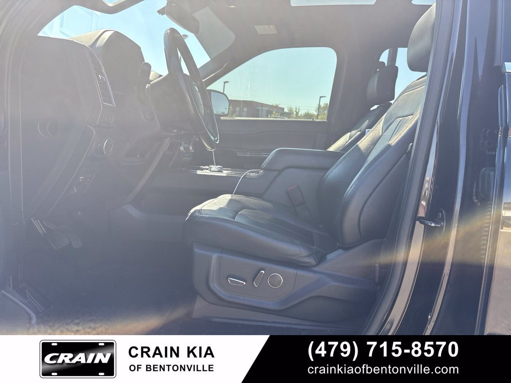Used 2020 Ford Expedition Limited RWD image 12