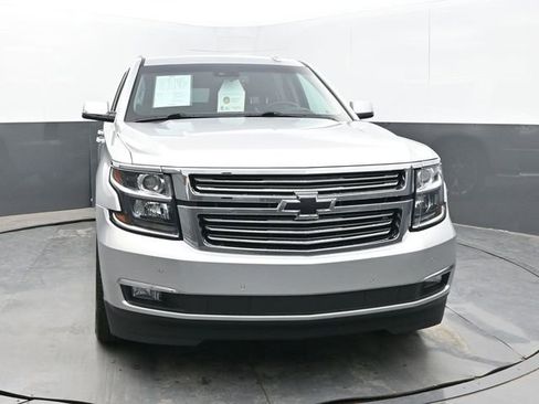 Used 2019 Chevrolet Suburban Premier AWD/4WD image 8