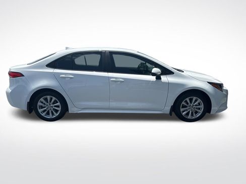Used 2025 Toyota Corolla LE w/ LE Premium Package FWD image 5