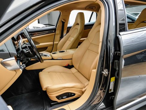 Used 2023 Porsche Panamera 4 Platinum Edition image 34