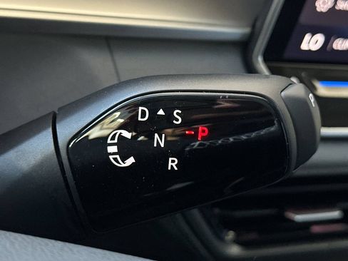 New 2026 Volkswagen Tiguan SE FWD image 19