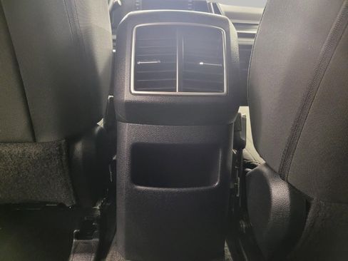 Used 2025 Kia Sportage LX image 23