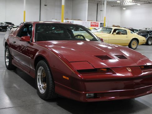 Used 1989 Pontiac Firebird Trans Am RWD image 16