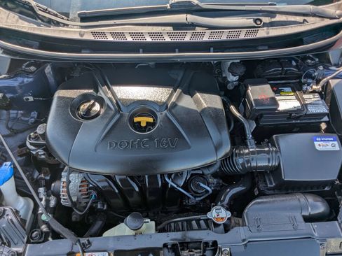 Used 2013 Hyundai Elantra GLS w/ Preferred Pkg FWD image 23
