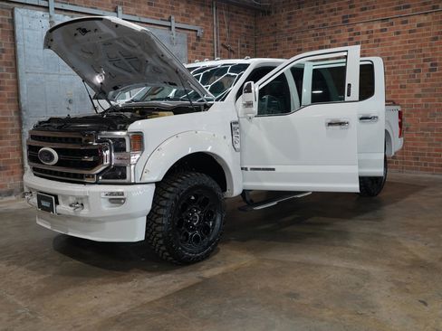 Used 2020 Ford F350 Platinum w/ FX4 Off-Road Package AWD/4WD image 25