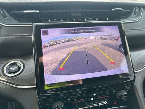 Used 2021 Jeep Grand Cherokee L Limited image 27