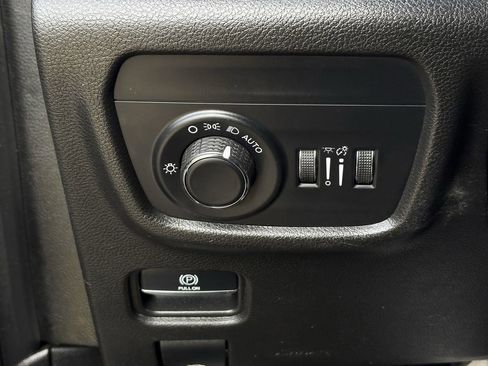 Used 2023 Jeep Grand Cherokee L Laredo image 23