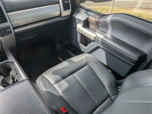 Used 2022 Ford F250 Lariat w/ Lariat Value Package image 16