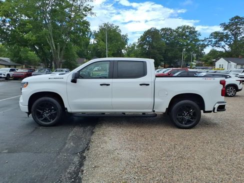 Used 2025 Chevrolet Silverado 1500 Custom w/ Turbomax Blackout Package AWD/4WD image 4