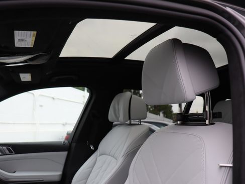 Used 2026 BMW X7 xDrive40i w/ Dynamic Handling Package image 21