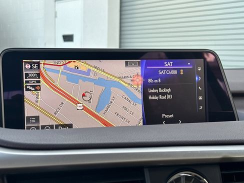 Used 2016 Lexus RX 450h AWD image 25