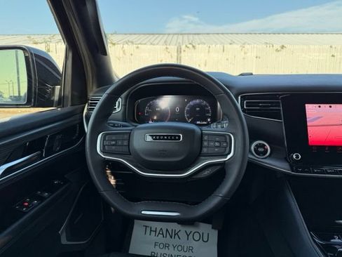 Used 2024 Jeep Wagoneer Series II AWD/4WD image 21
