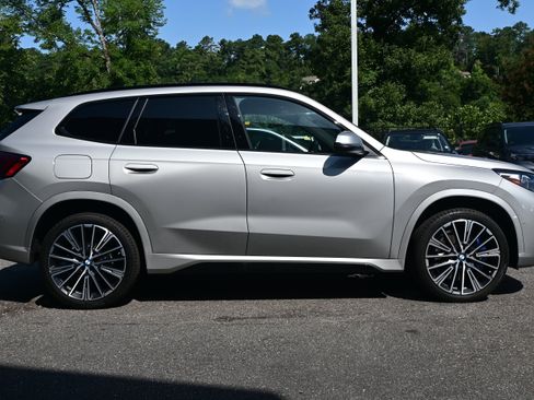 Used 2026 BMW X1 xDrive28i w/ M Sport Package AWD/4WD image 10