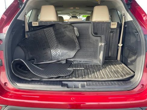 Used 2022 Toyota Highlander XLE image 14