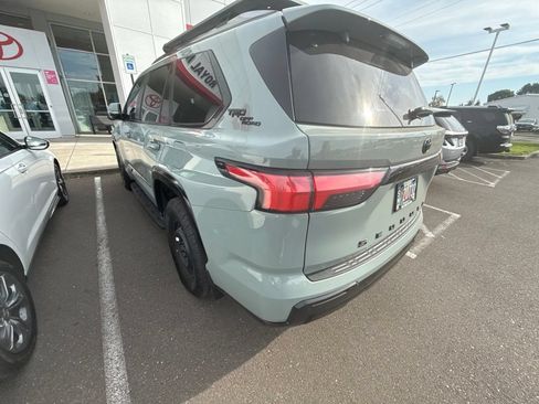 Used 2025 Toyota Sequoia Platinum w/ TRD Off-Road Package AWD/4WD image 7