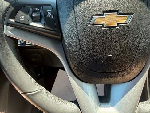 Used 2022 Chevrolet Trax LT w/ Sport Edition AWD/4WD image 18