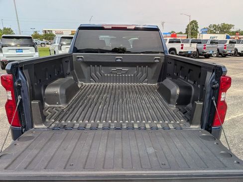 Used 2023 Chevrolet Silverado 1500 LT AWD/4WD image 32