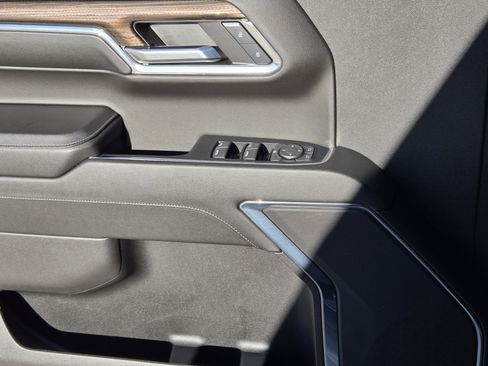 Used 2024 Chevrolet Silverado 1500 LT Trail Boss w/ Protection Package image 21