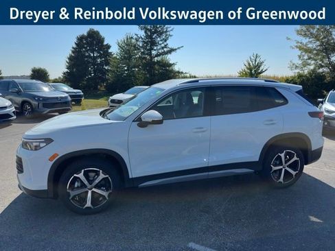 New 2025 Volkswagen Tiguan SE image 4