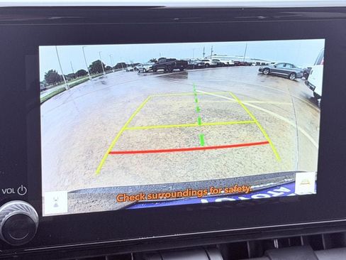 Used 2025 Toyota RAV4 XLE FWD image 16