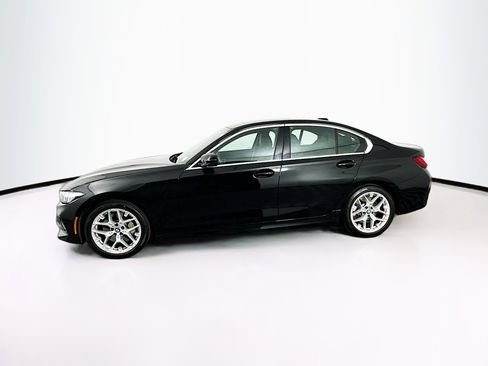 Used 2025 BMW 330i Sedan image 4