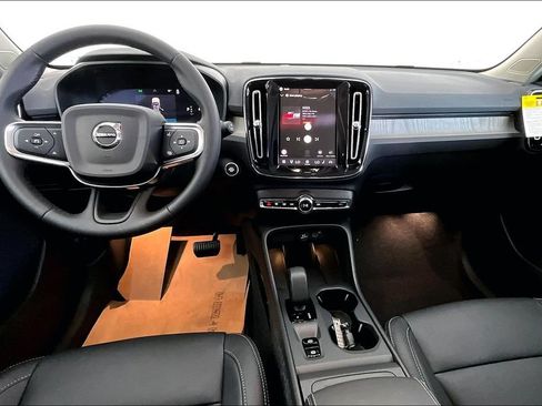 New 2026 Volvo XC40 B5 Core w/ Protection Package Premier AWD/4WD image 5