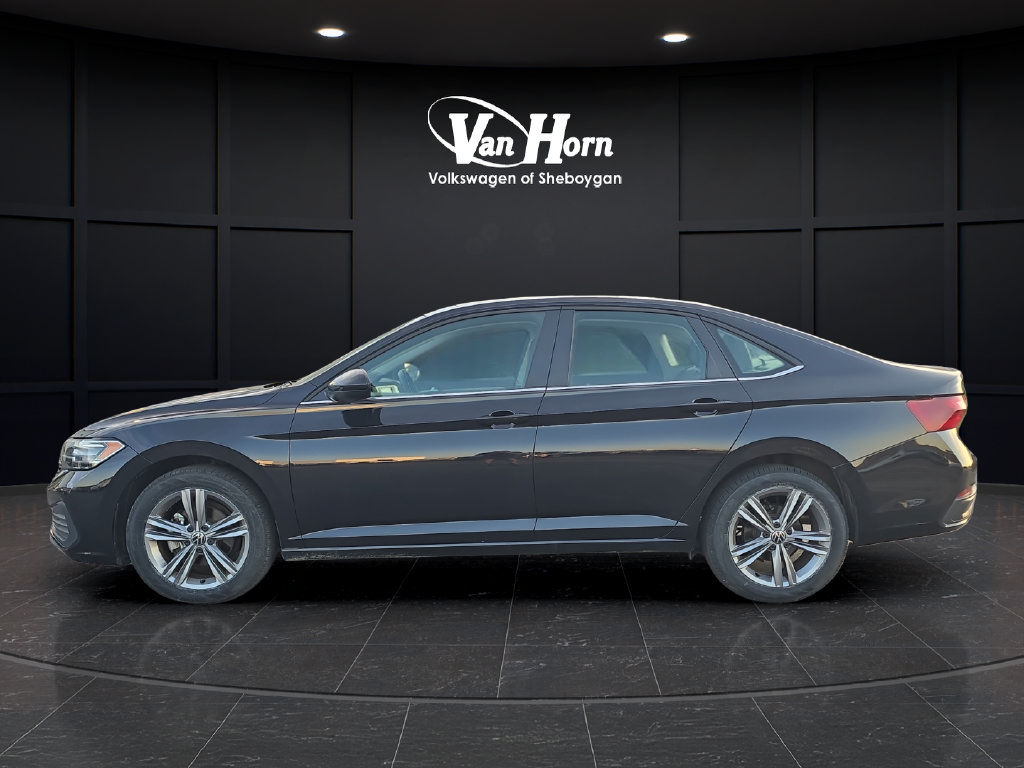 Used 2024 Volkswagen Jetta SE FWD image 4