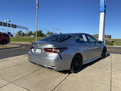 Used 2024 Toyota Camry XSE image 11