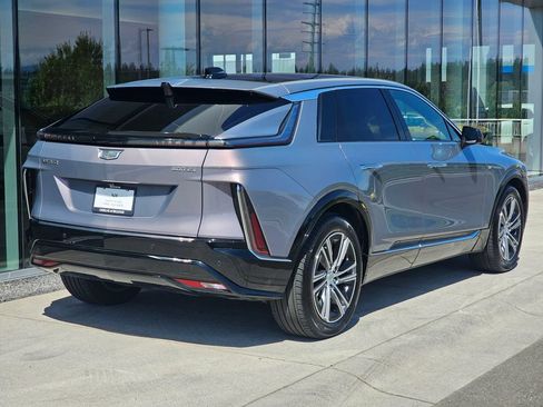 Certified 2024 Cadillac Lyriq Luxury AWD/4WD image 5