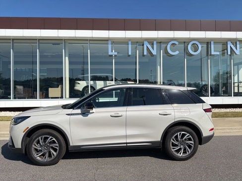 Used 2023 Lincoln Corsair FWD w/ Equipment Group 101A image 2