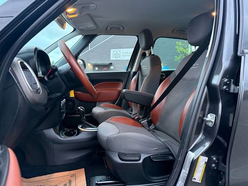 Used 2014 FIAT 500L Trekking FWD image 16