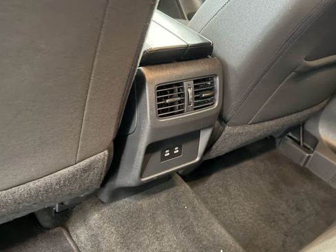 Used 2024 Nissan Rogue SV AWD/4WD image 13