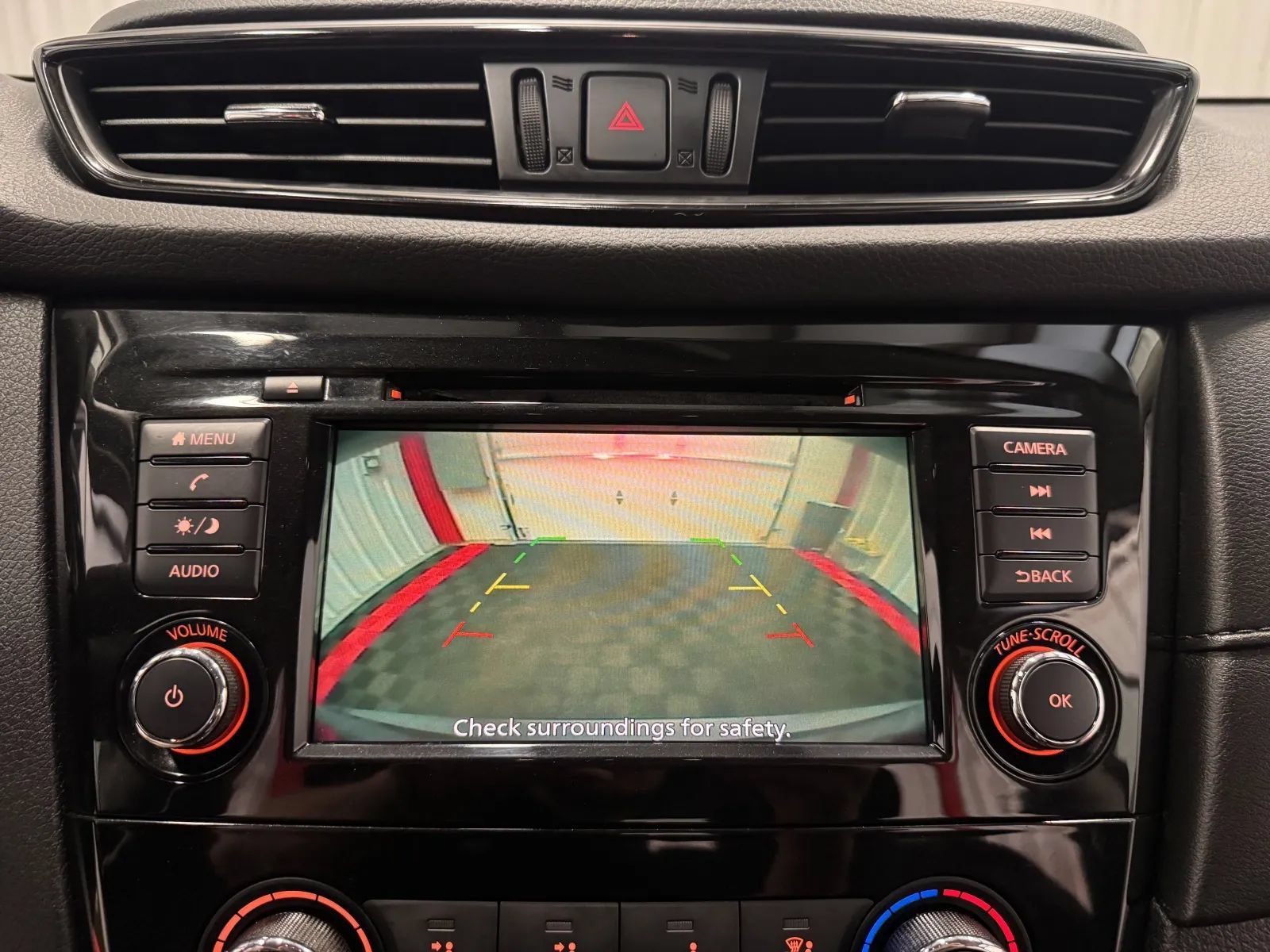 Used 2020 Nissan Rogue S FWD image 29