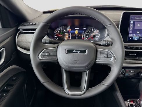 New 2026 Jeep Compass Latitude image 11